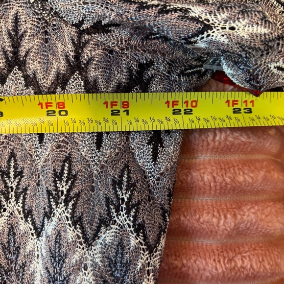 Chico's Black and Gold Patterned very lightweight jacket. - Picture 5 of 9